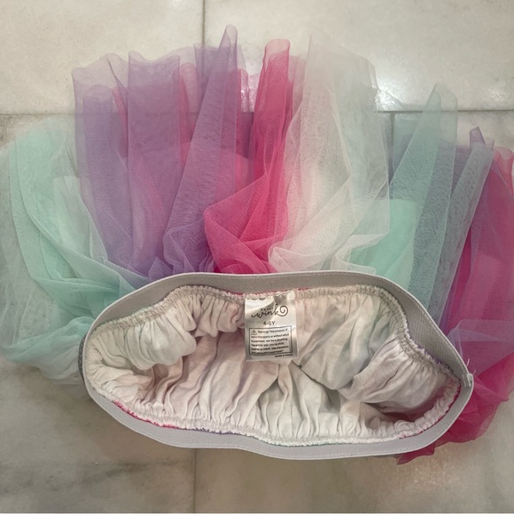 Girls Tutu. EUC. Size 4-6 yrs. - Picture 5 of 6